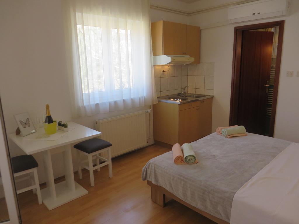 Apartments Karaba Pakoštane エクステリア 写真