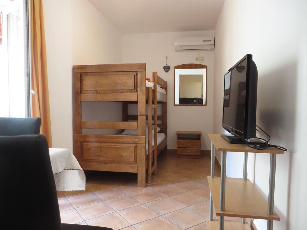 Apartments Karaba Pakoštane エクステリア 写真